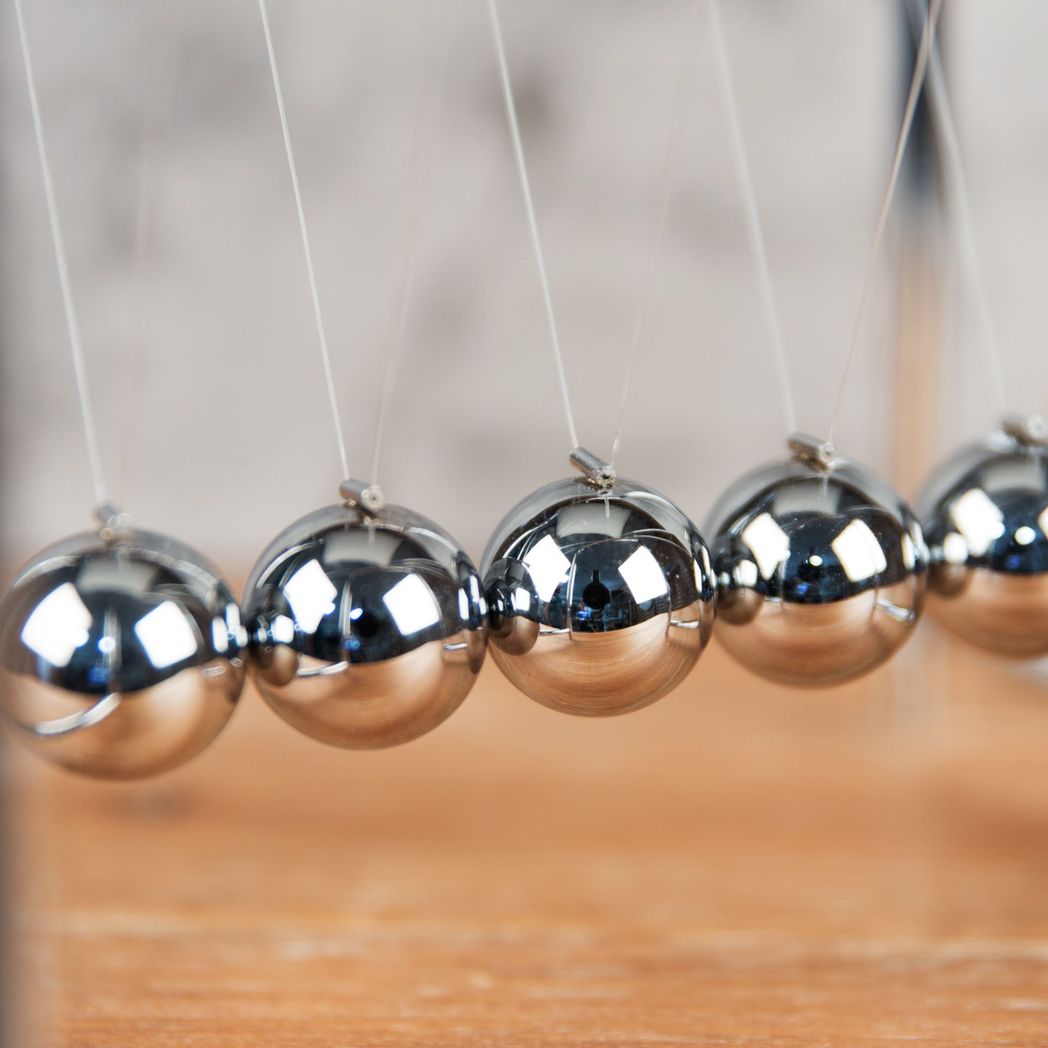 Gifts For Men Newton's Cradle 14 x 18cm