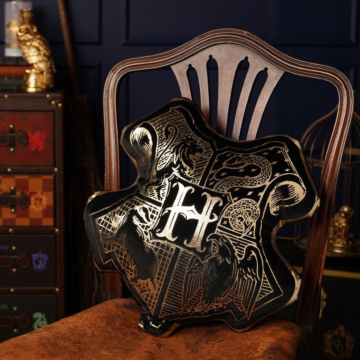 Harry Potter Velvet Cushion 43cm - Hogwarts Crest